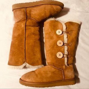 Chestnut Bailey Button Triplet II UGG Boot -Size 7